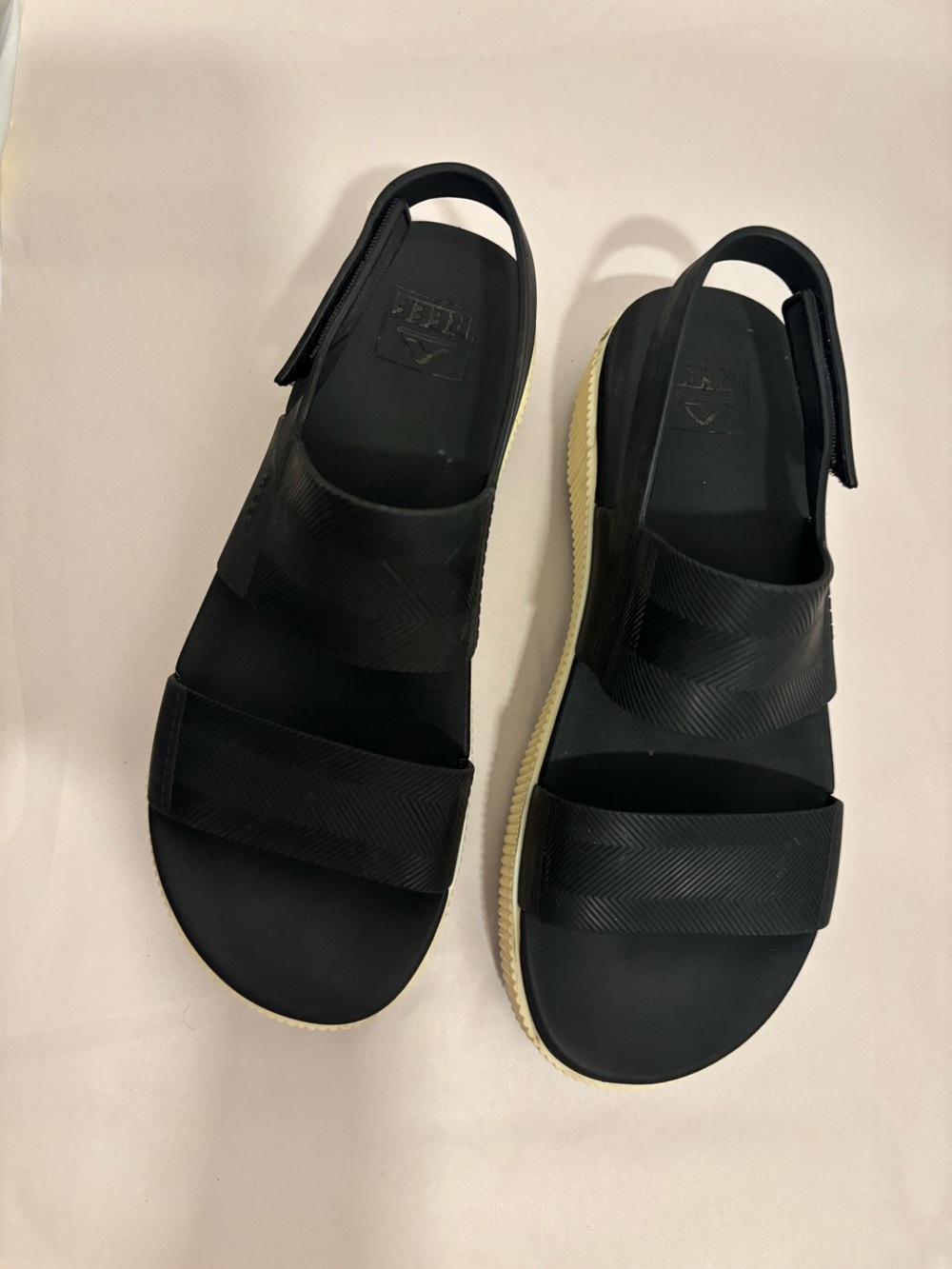 REEF Water Vista platform Sandals
Size 9